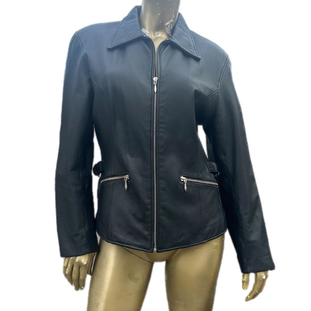 Vintage Wilsons Women's Black Leather Jacket size M-has some wear